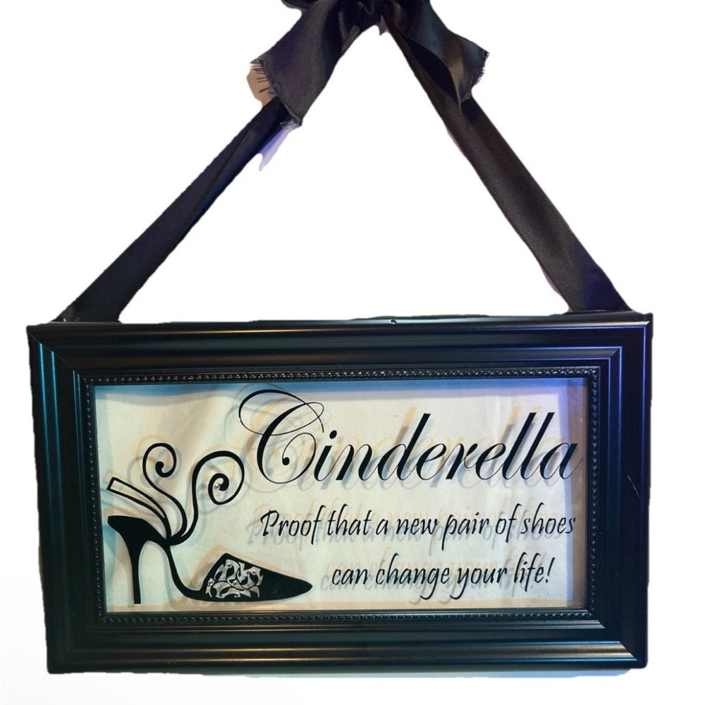 Cinderella Glass Wall Sign – Shoe Quote – His Hands Décor
Price: